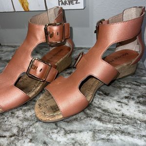 DONALD J PLINER OLIVE Coral Buckle‎ Leather Wedge To Sandal Size 8M